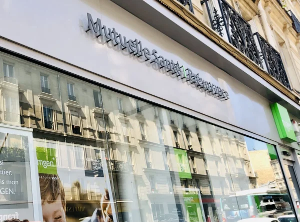 Premium enseigne lumineuse Paris Marseille Lyon Totem