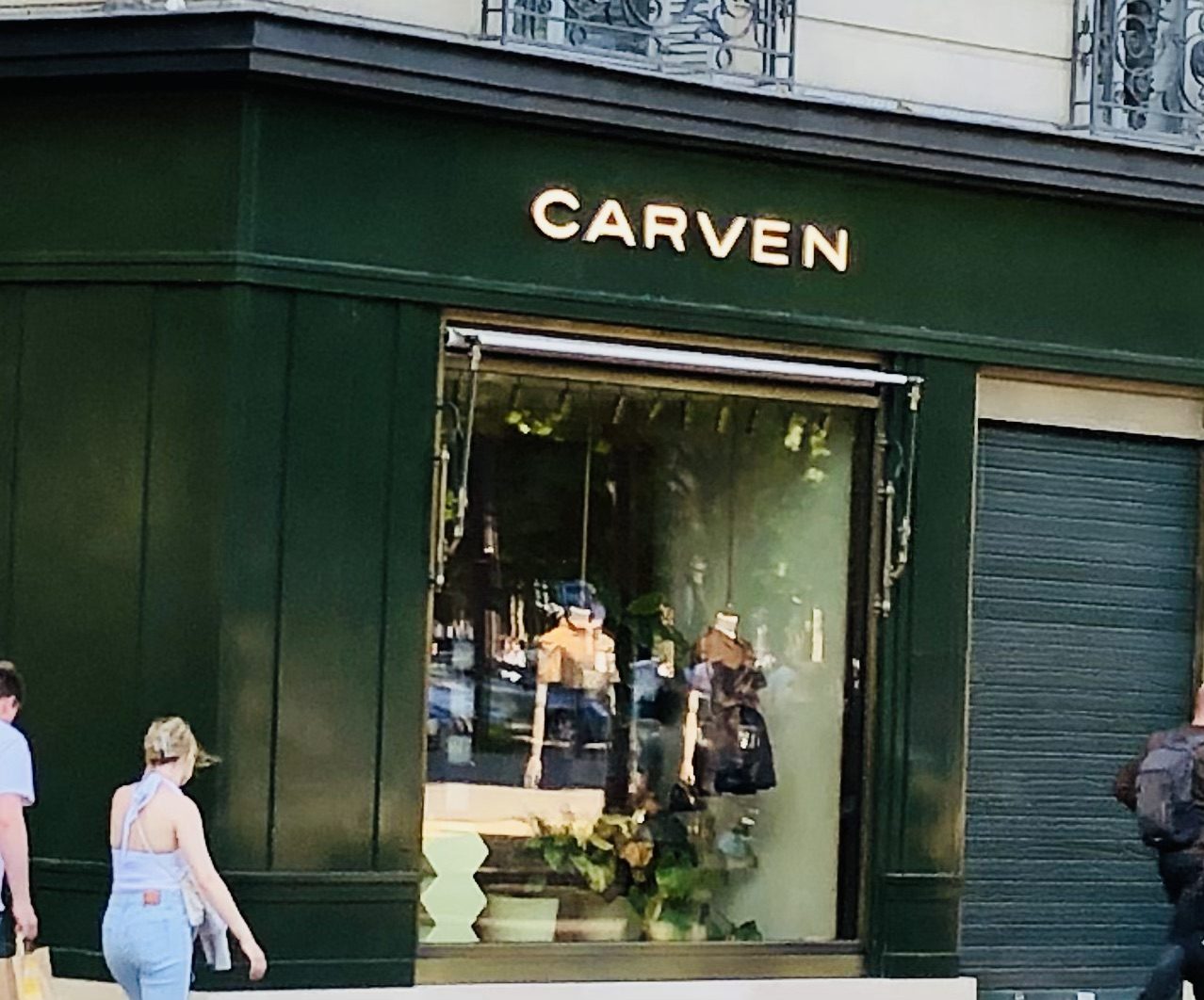 Enseigne de magasin boutique