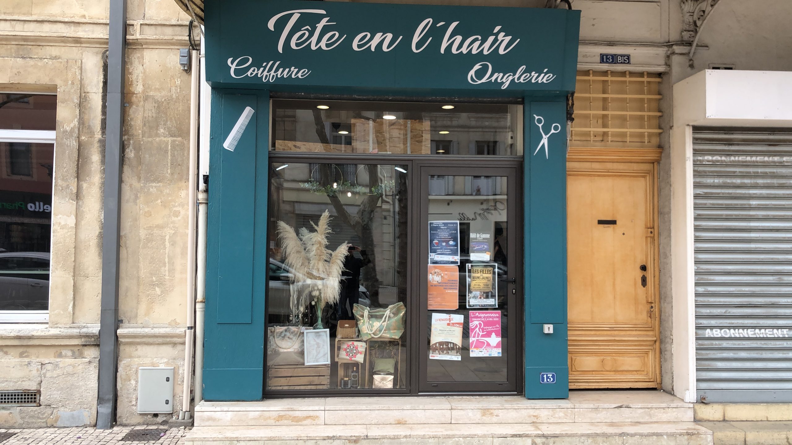 Enseigne lumineuse eclairee coiffeuse