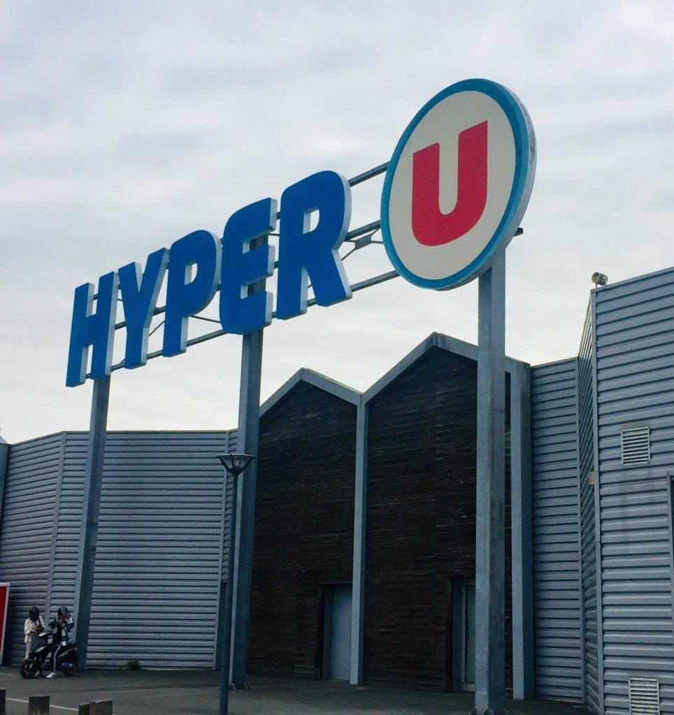 Enseigne lumineuse éclairée