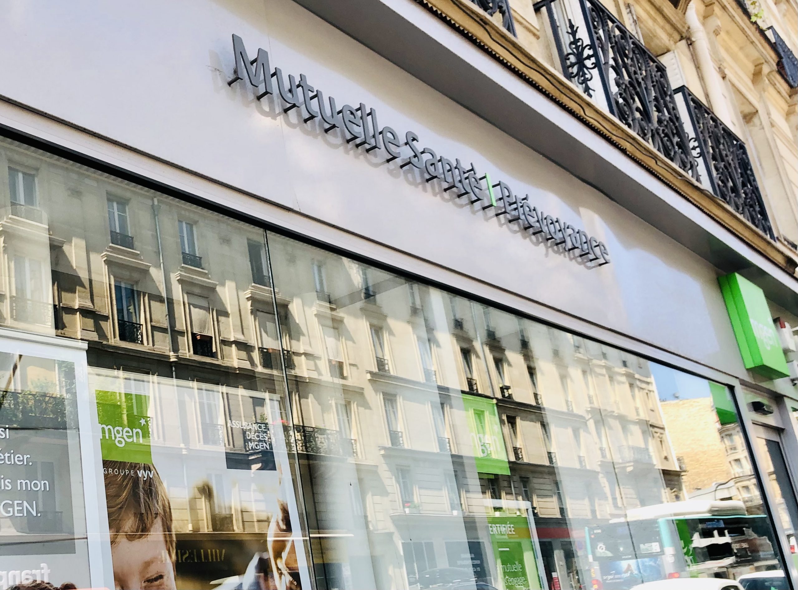 Enseigne magasin lumineux mutuelle