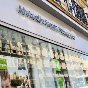 Premium enseigne lumineuse Paris Marseille Lyon Totem