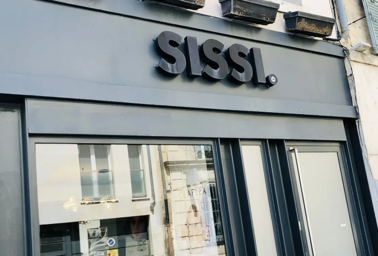 Installation d’enseigne Paris