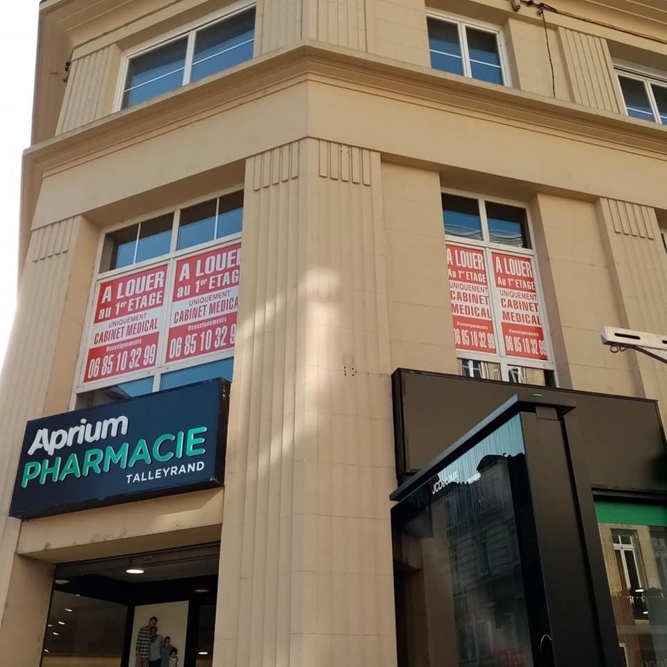 Enseigne lettres decoupees atrium