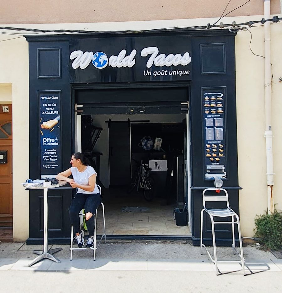 Enseigne lettres decoupees cave a vin tacos