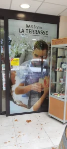 Adhésif imprimé Bar à vin La Terrasse sur une porte vitrée