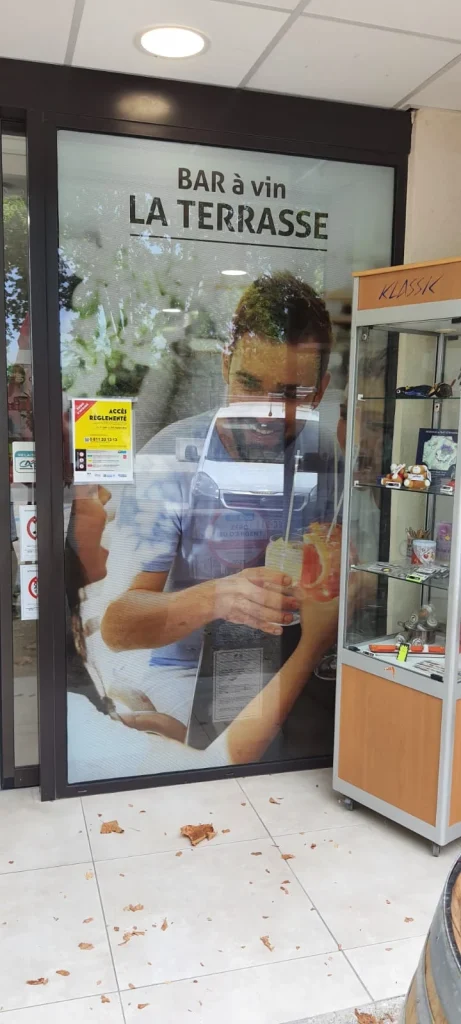 Adhésif imprimé Bar à vin La Terrasse sur une porte vitrée
