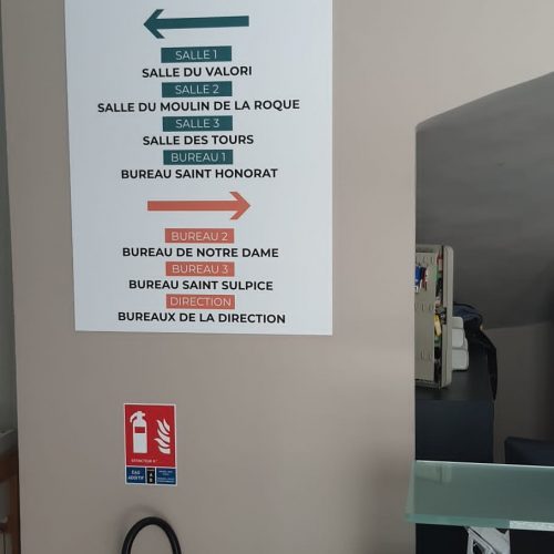 Enseigne panneau pour magasin totem