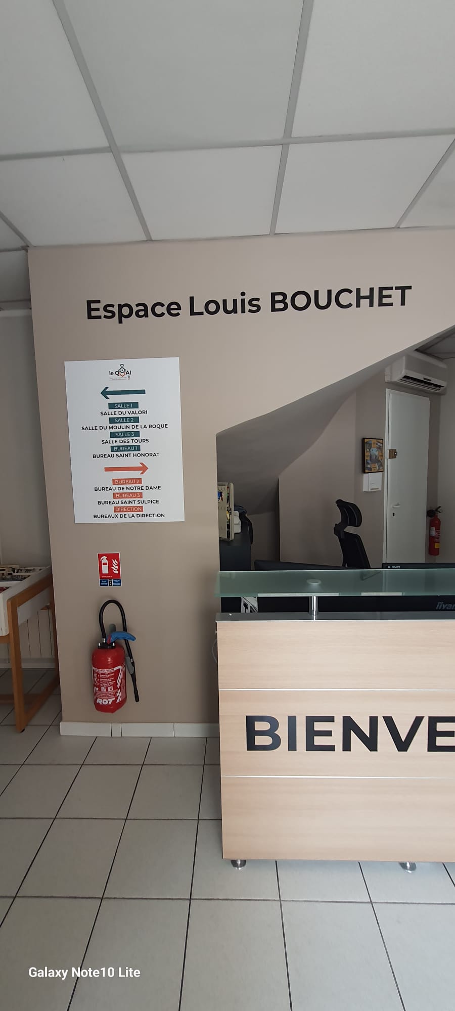 Enseigne panneau pour magasin totem dibond blanc