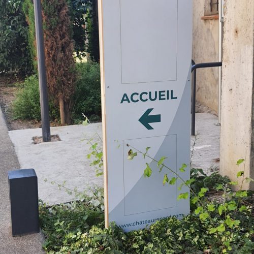 Enseigne panneau pour magasin totem