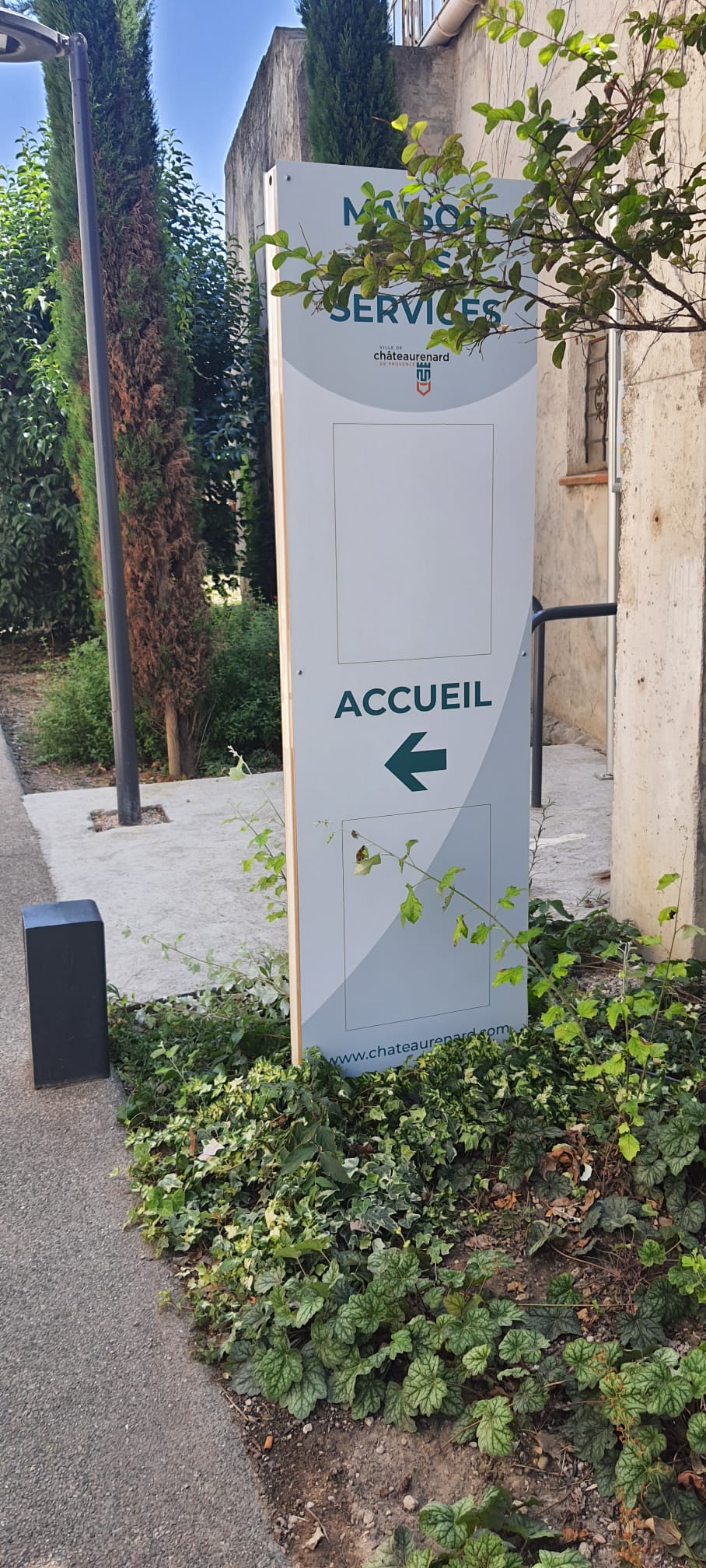 Enseigne panneau pour magasin totem lumineux