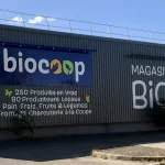 Enseigne lettres découpées et adhésifs lettrage biocoop – L’enseigne double face : un atout pour les rues passantes