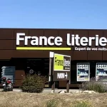 Enseigne lettres découpées et adhésifs lettrage literieEnseigne lettres découpées et adhésifs lettrage – L’enseigne double face : un atout pour les rues passantes