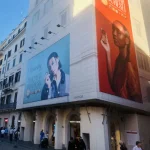Adhésif façade magasin Paris – Panneau dibond : avantages, usages et inconvénients