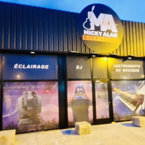 Enseigne lettres découpées lumineuses en relief