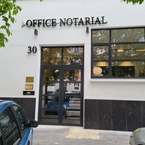 Réalisation de signalétique commerciale – vue 70 visible sur la réalisation