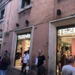 Enseigne lettres découpées paris marseille tezenis – Qu’est-ce qu’un panneau publicitaire et à quoi sert un panneau publicitaire ?