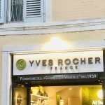 Enseigne lumineuse lettres découpées Parfumerie – Fabrication de panneau publicitaire sur mesure : étapes et conseils