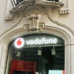 Enseigne lumineuse lettres découpées Téléphone – Panneau extérieur : réglementation, autorisations et règles à respecter