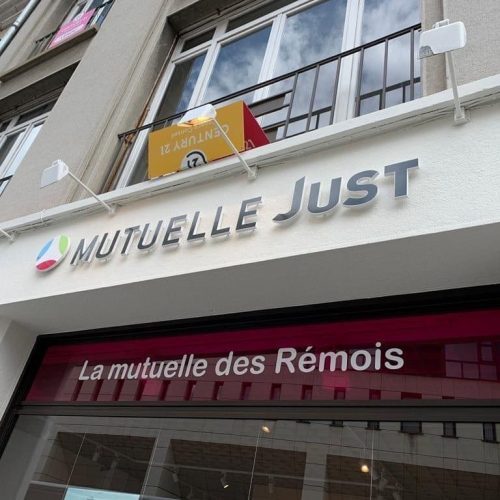 Enseigne lettres découpées lumineuses en relief