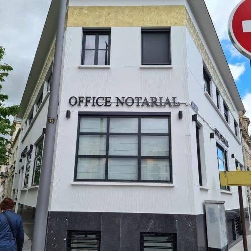 Enseigne lettres découpées lumineuses en relief
