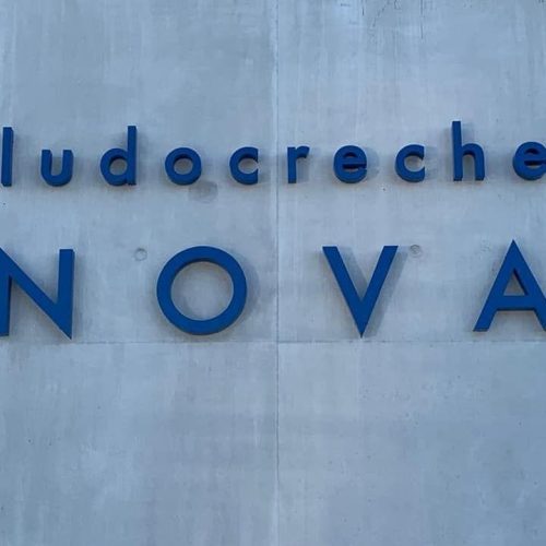 Enseigne lettres découpées lumineuses en relief