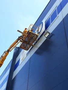 Réalisation de signalétique commerciale – vue 66 visible sur la réalisation