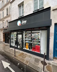 Réalisation d’enseigne commerciale – vue 38 présenté sur cette photographie