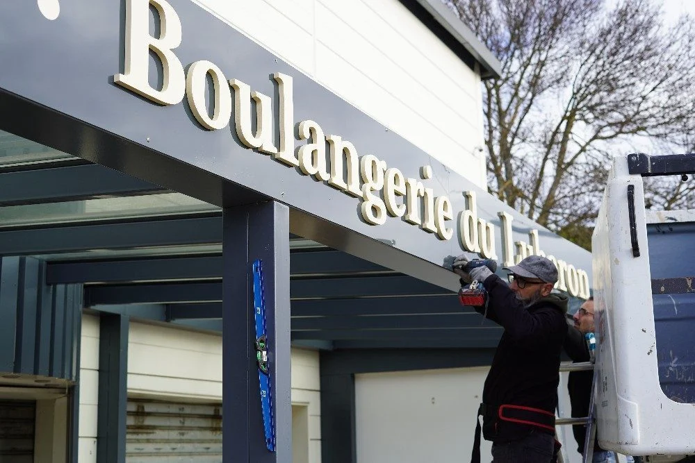 pose enseigne boulangerie (26) – habillage vitrine adhésif paris