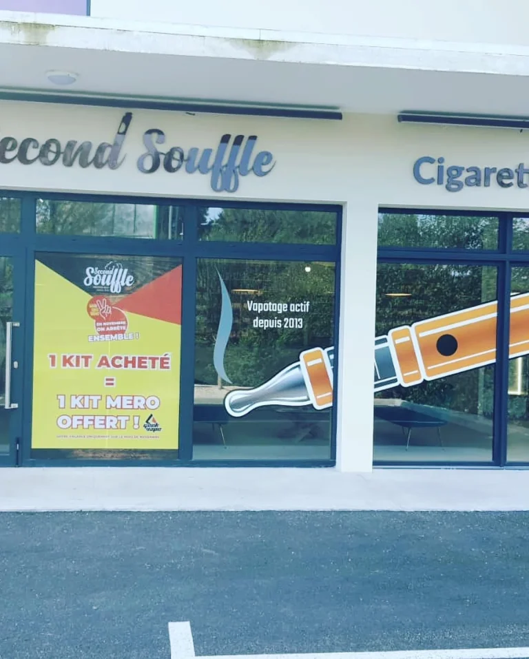Adhésif vitrine magasins présenté sur cette photographie