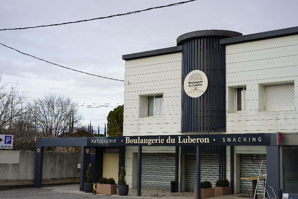 Pose enseigne boulangerie 10