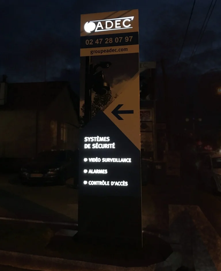 enseigne totem et signalétique CHATEAURENARD lumineux