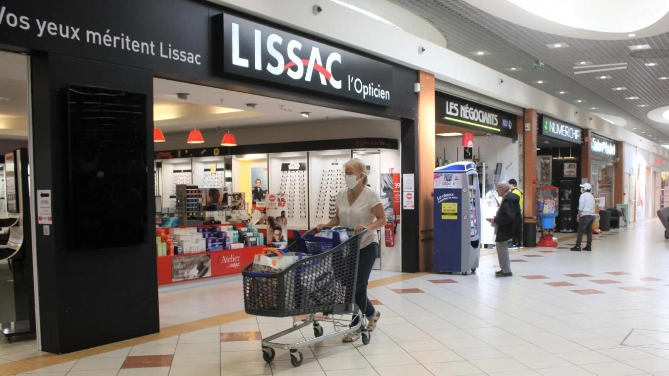 Enseigne lumineuse Lissac l’Opticien – Dépose enseigne VITROLLES