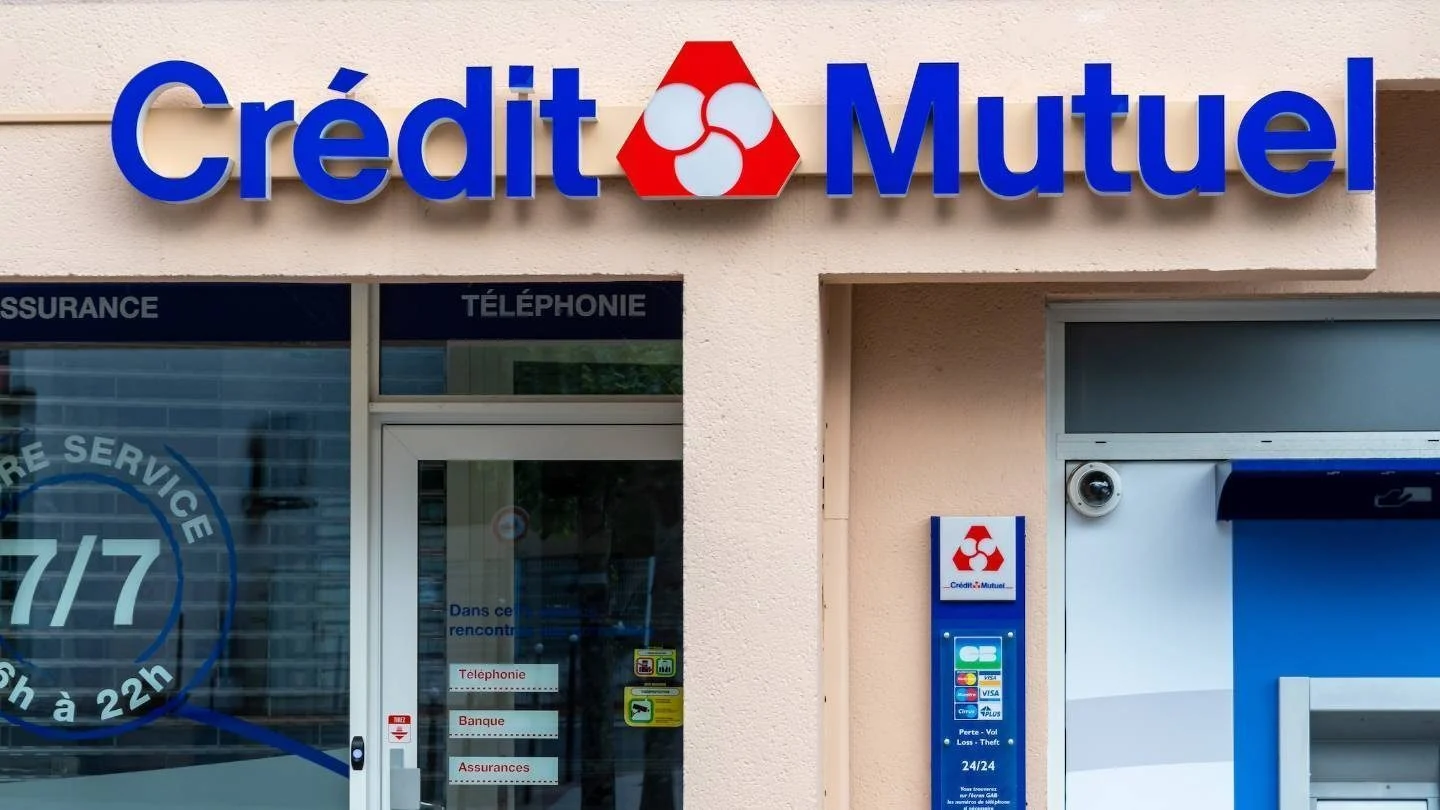 Enseigne en lettres boîtiers Crédit Mutuel – enseigne publicitaire martigues
