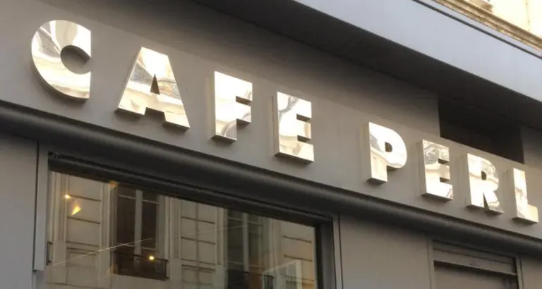 Lettres boîtiers miroir pour façade de café – enseigne bureau de tabac lyon