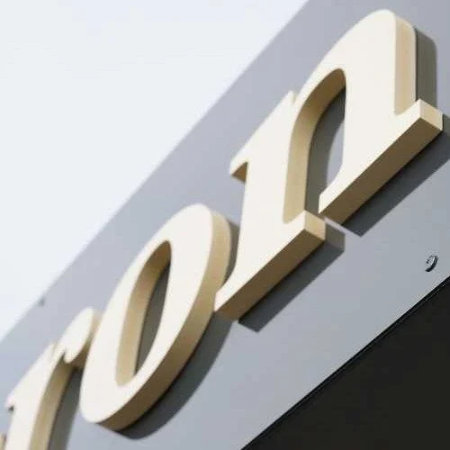 lettres PVC DECOUPEES AVEC FOND