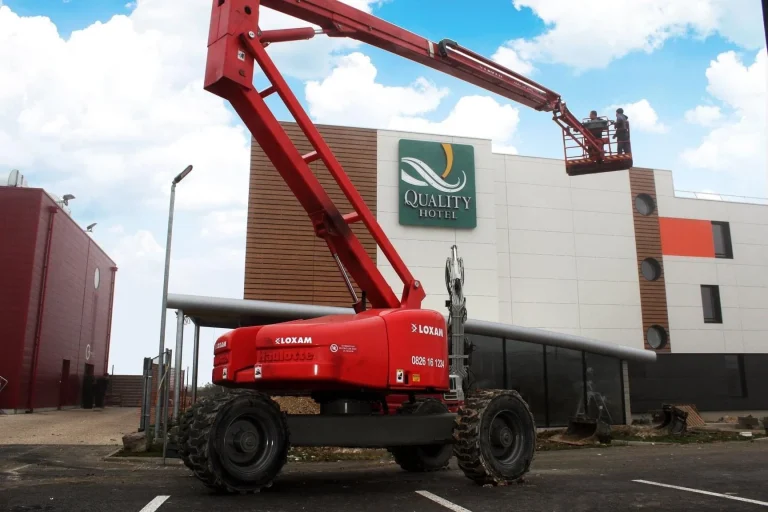 etude fabrication et pose d'enseigne intérieure en lettrage pvc enseigne signalétique CHATEAURENARD
