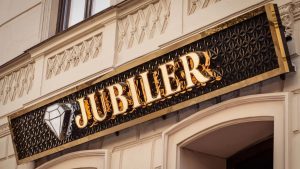 lettres decoupées eneigne camping