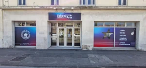 panneau publicitaire enseigne commerciale