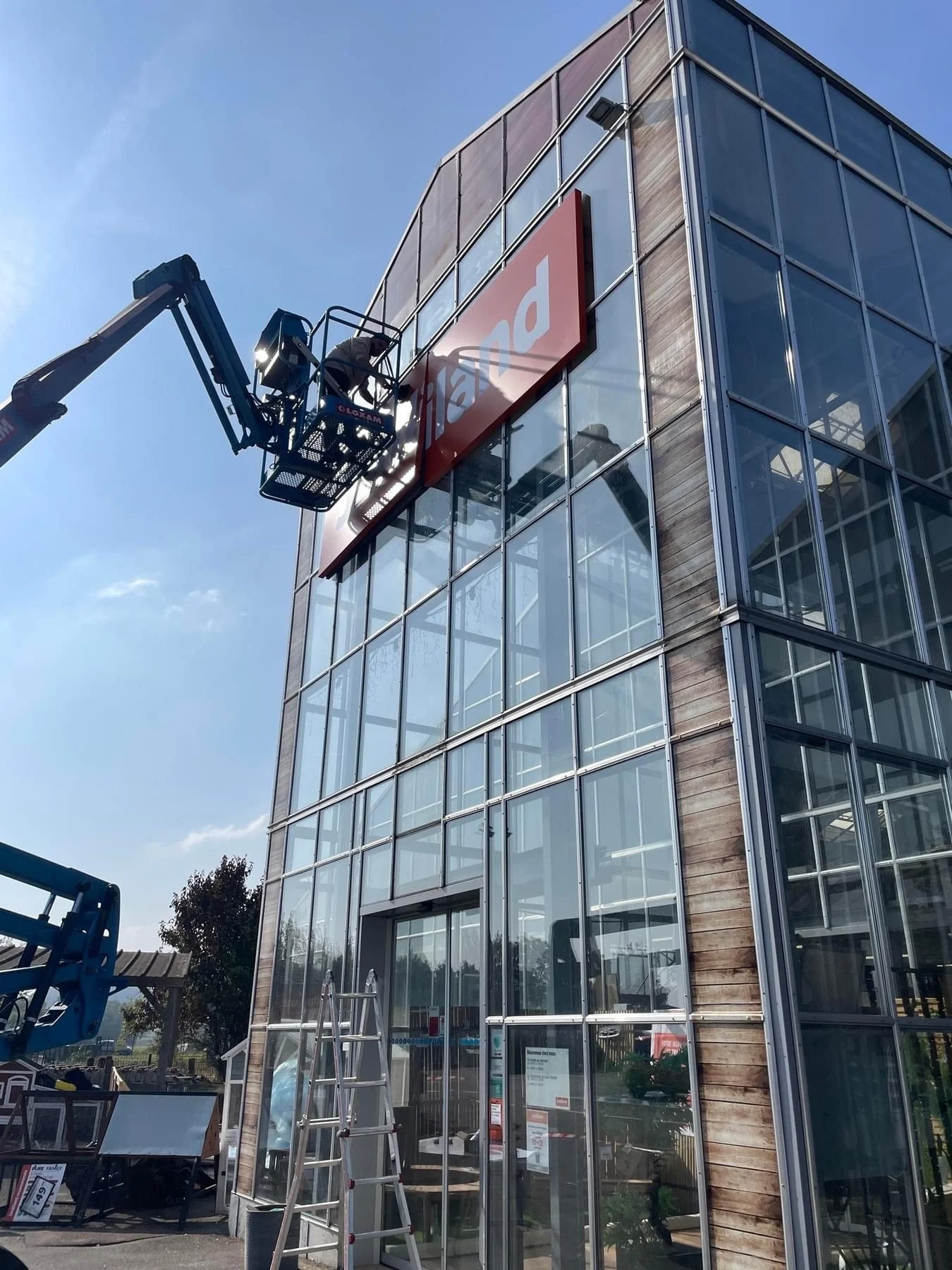 enseigne marseille avignon salon de provence – de la conception à l’installation : le processus complet de réalisation d’une enseigne avec premium enseigne à paris