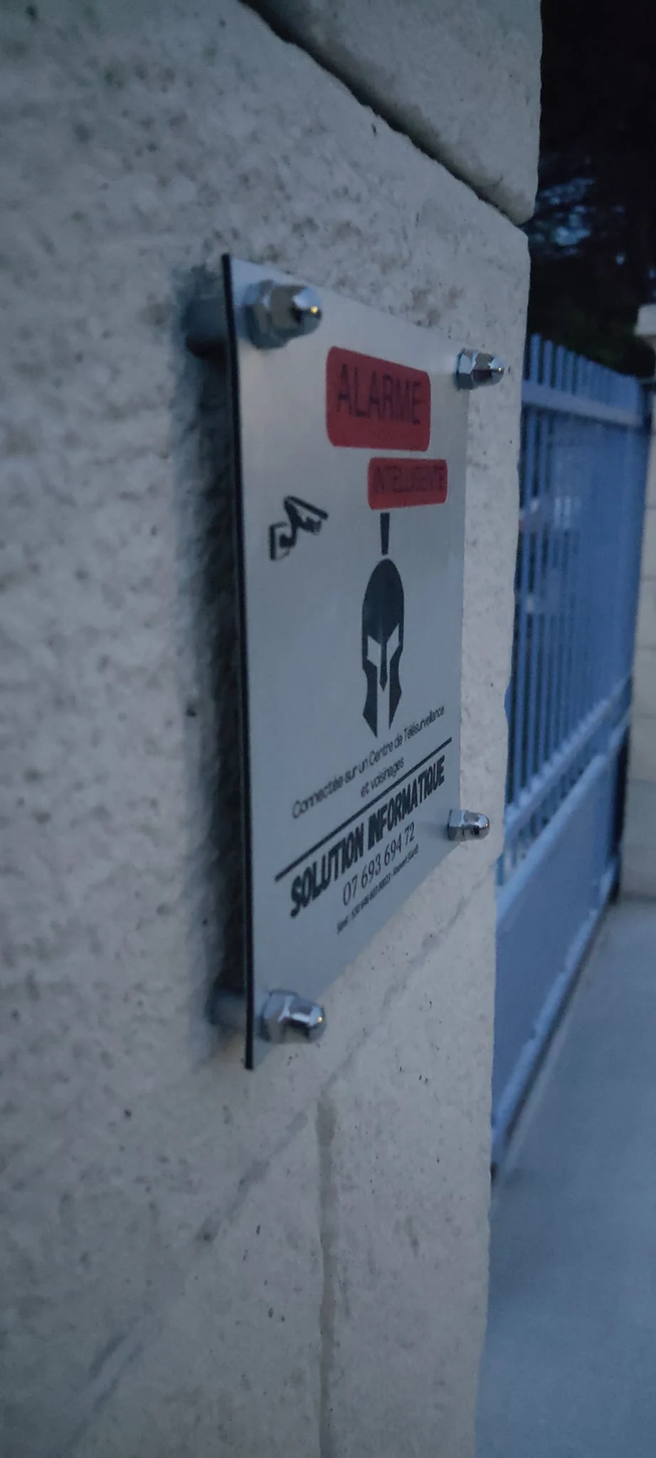 Panneau Type Dibond Alu Brossé – Enseigne Avignon