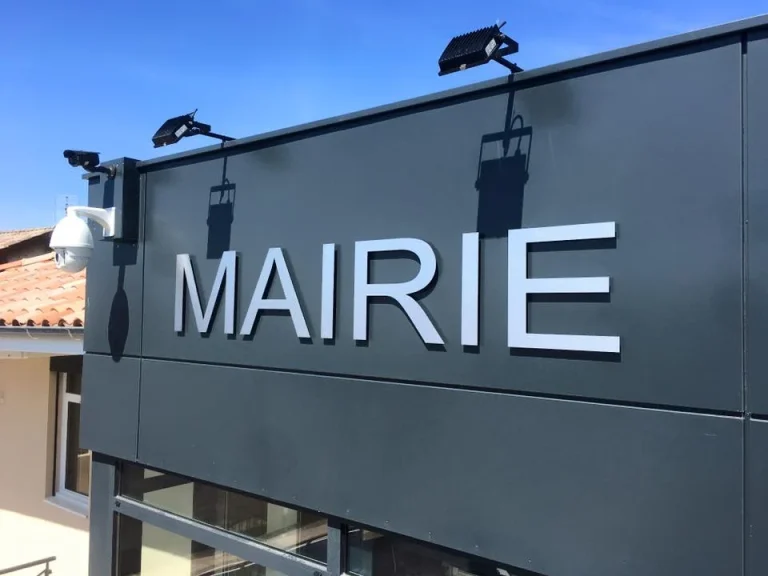 Exemple de réalisation Premium Enseigne – enseigne lettres alu brossées