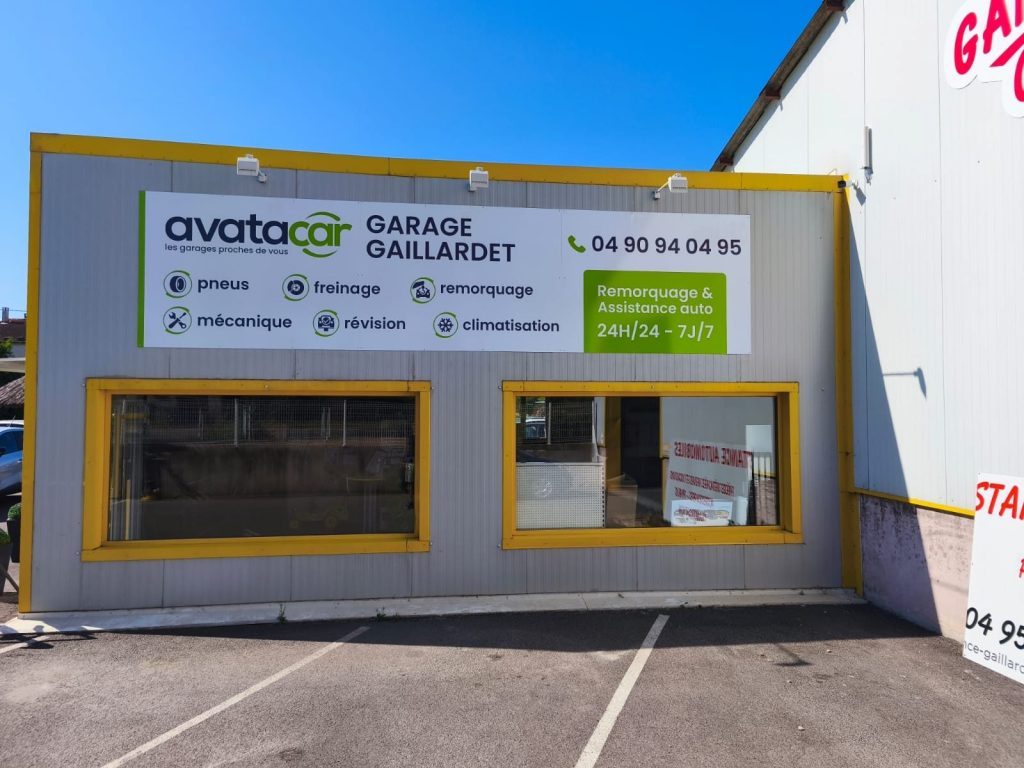 panneau publicitaire commerce