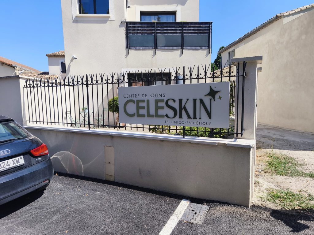 enseigne lumineuse lettrage Celeskin