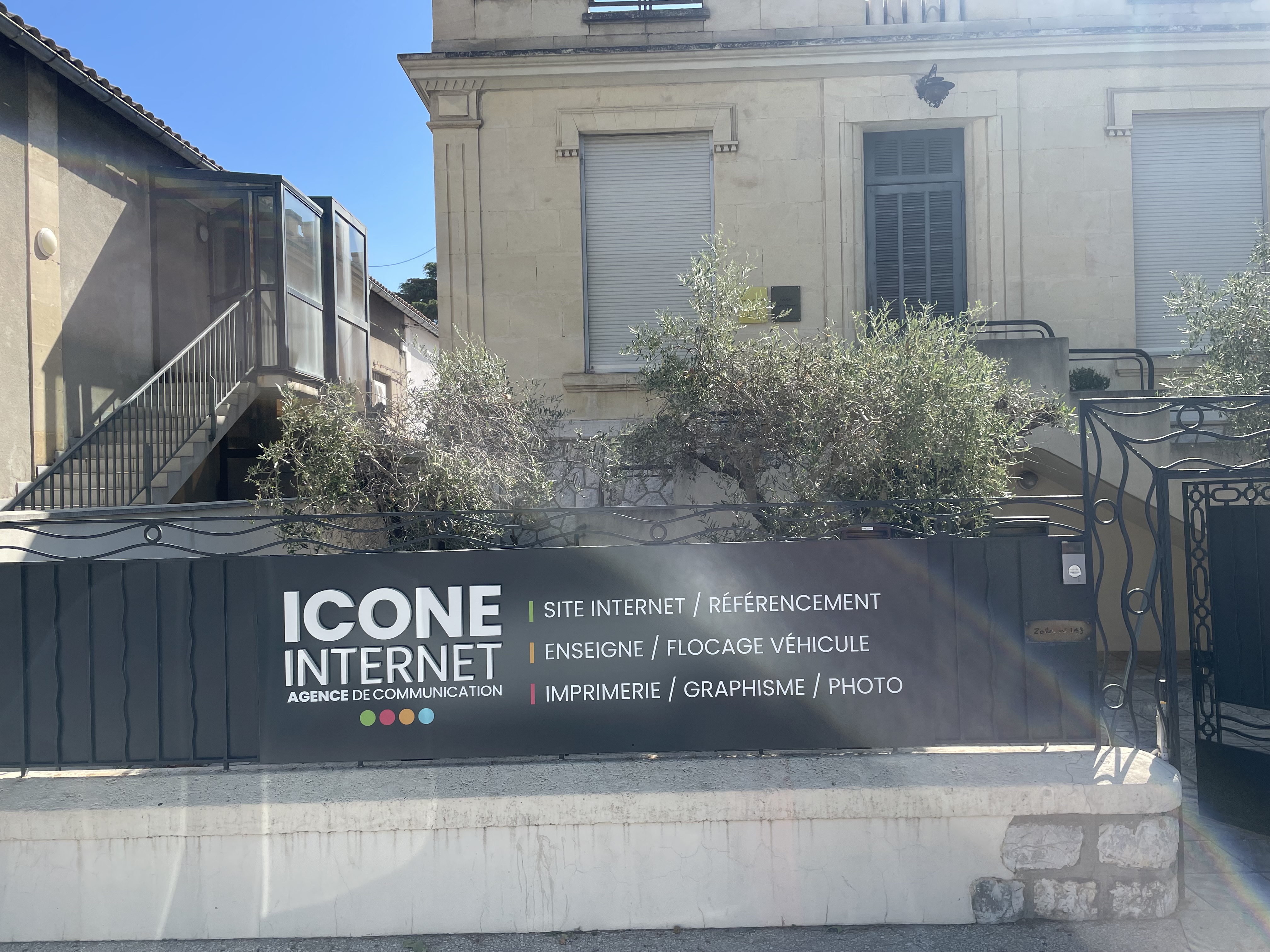 enseigne-lumineuse-lettres-decoupees-avignon-nimes – Enseigne Salon de Provence, enseigniste et enseignes