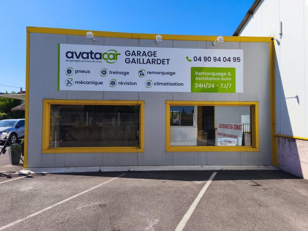 panneau publicitaire commerce