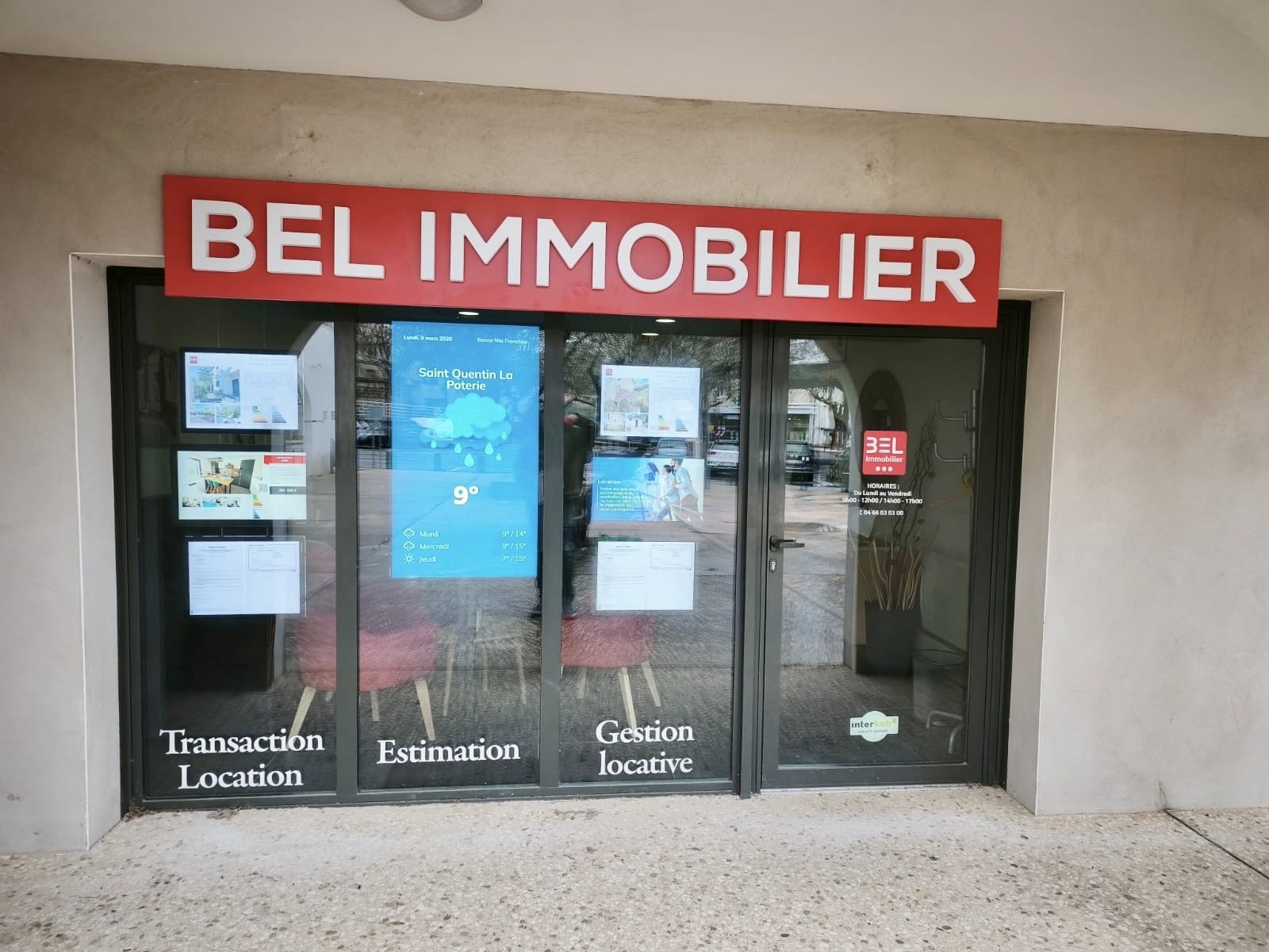 Caisson lumioneux ajoure relief agence immobiliere