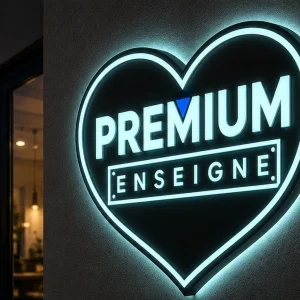 enseigne ajourée relief à la forme