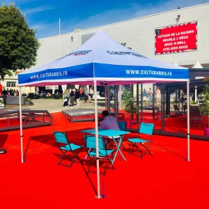 Barnum publicitaire personnalise présenté sur cette photographie
