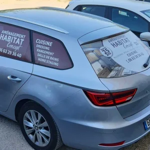 Flocage micro perfore de votre vehicule d entreprise marseille nimes présenté sur cette photographie